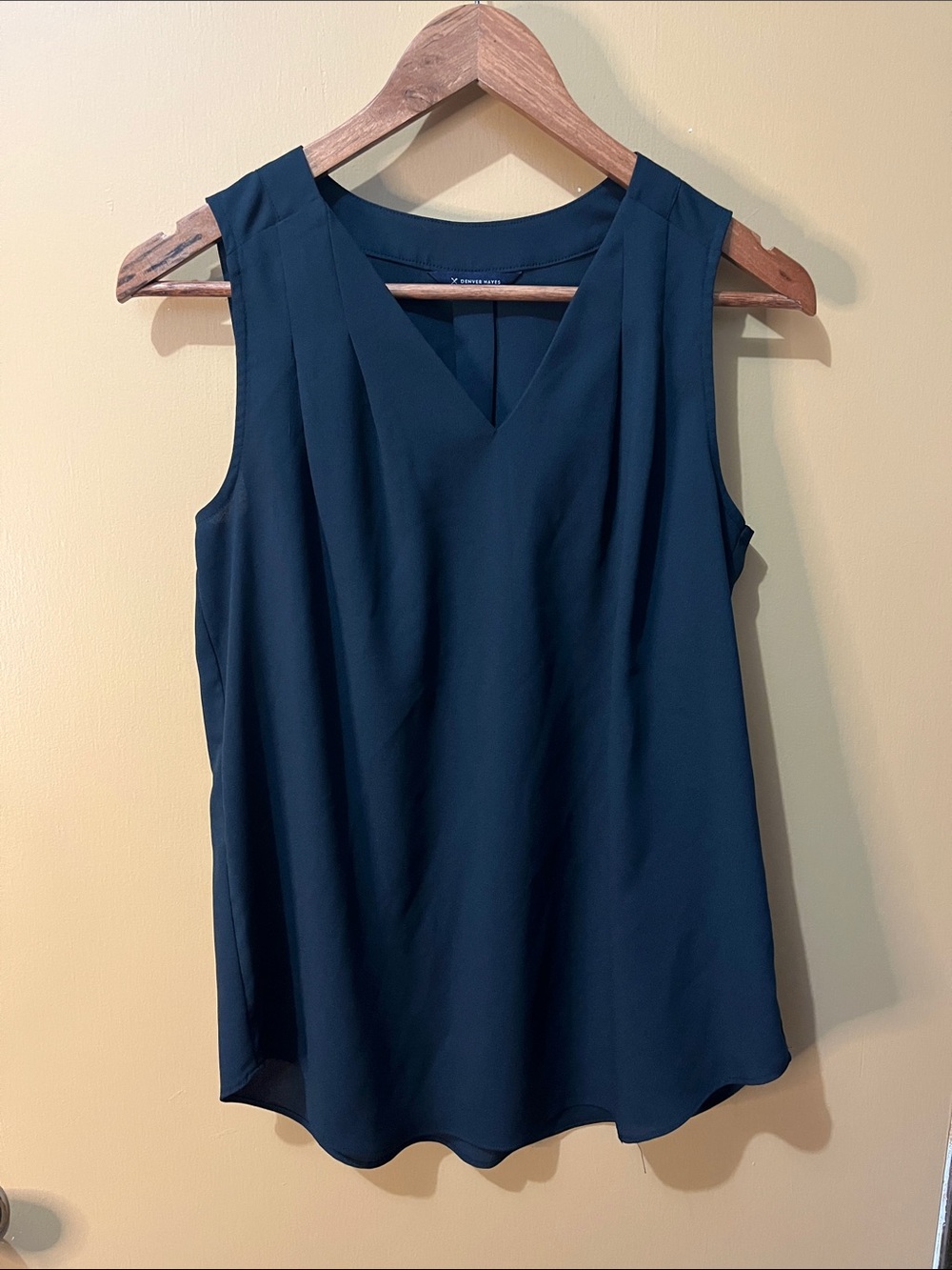 Denver Hayes | Sleeveless V-Neck Shell Top - Navy | XS